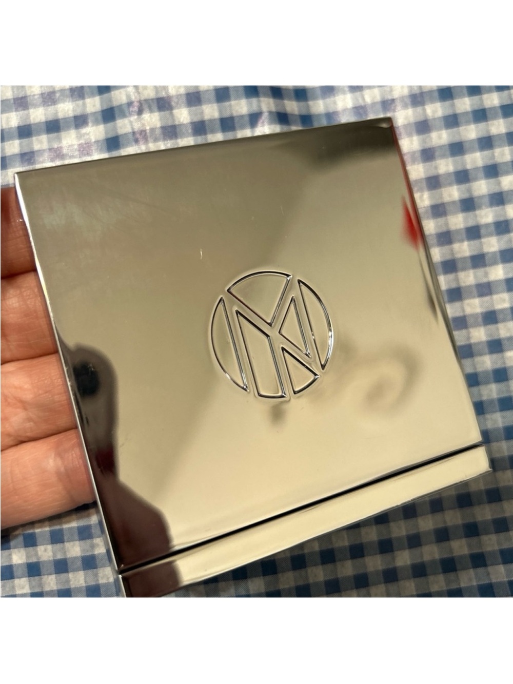 IL MAKIAGE Silver Embossed Monogram Money Clip
